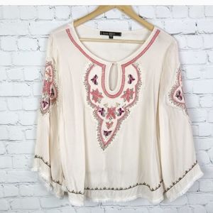 Love Stitch Boho Embroidered Top ✨ Sz L